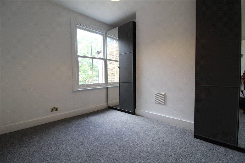 Apartment in Ealing - View 4