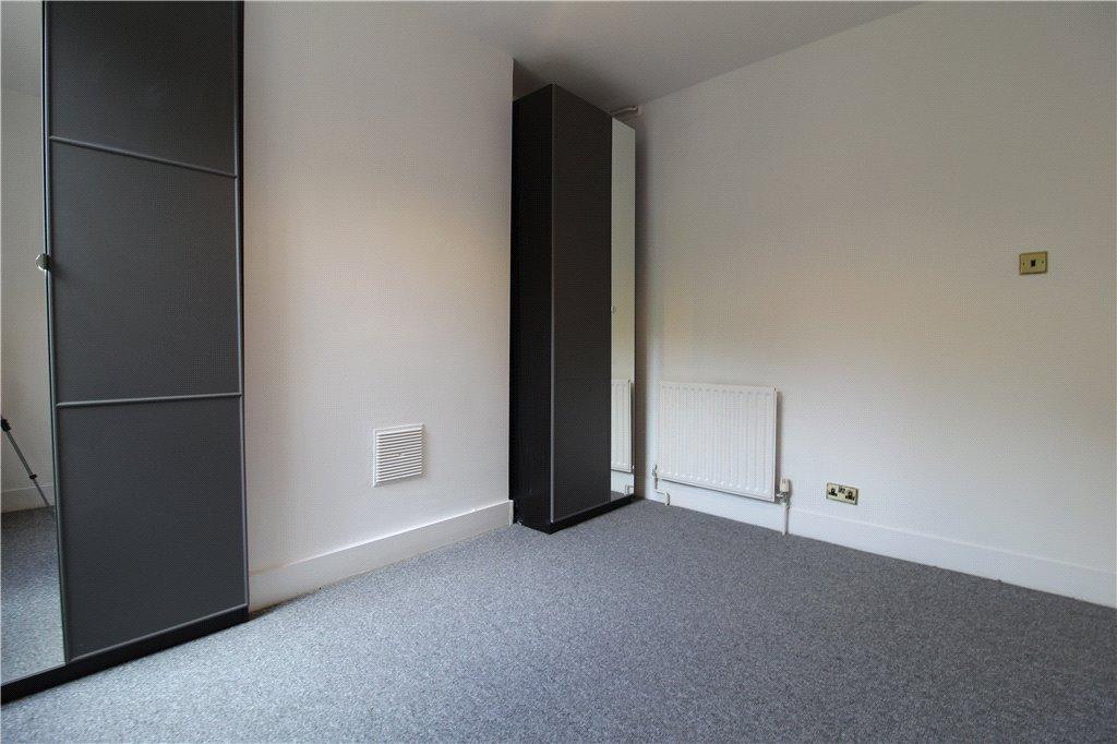 Apartment in Ealing - View 5