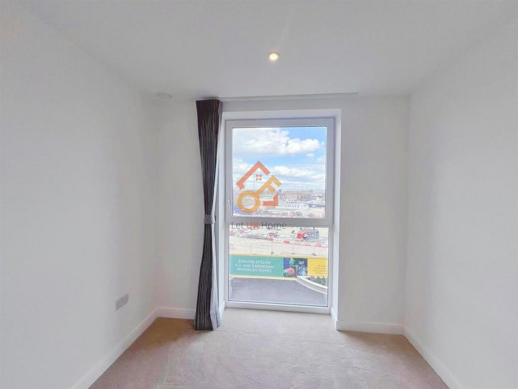 Apartment in Wembley - View 5