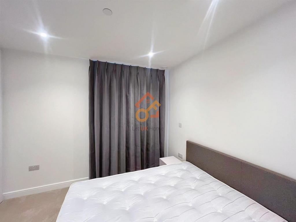 Apartment in Wembley - View 3