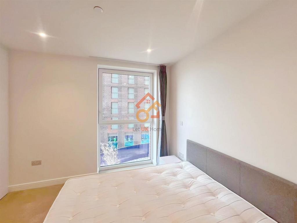 Apartment in Wembley - View 4