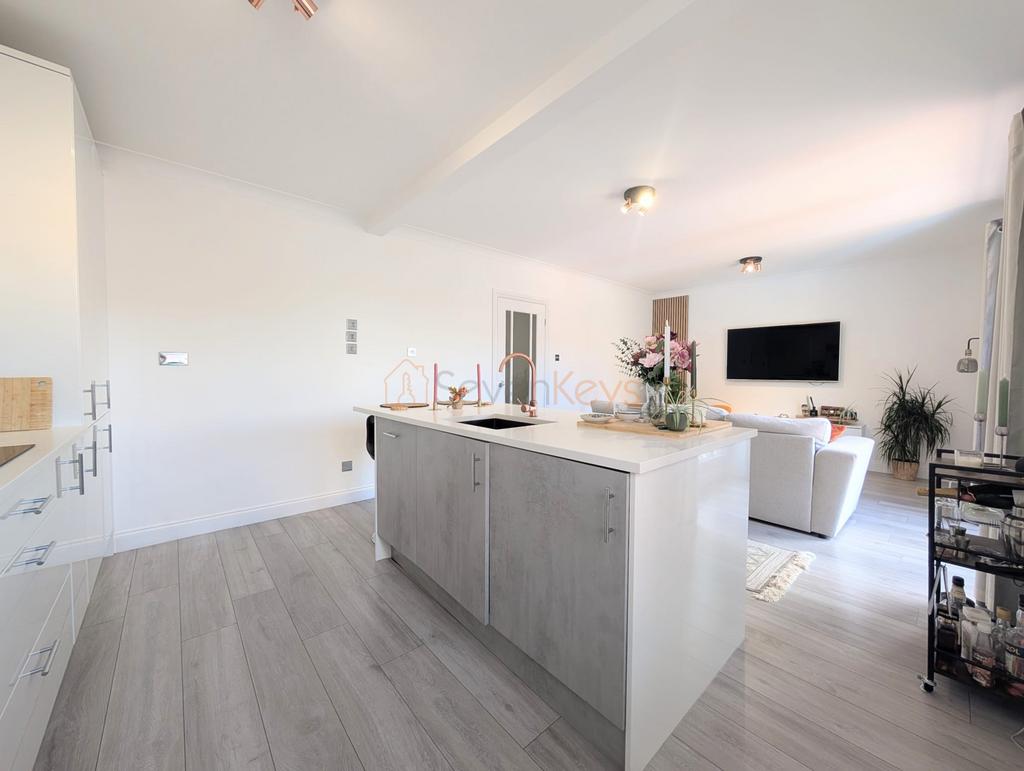 Apartment in Newcastle Upon Tyne - View 3