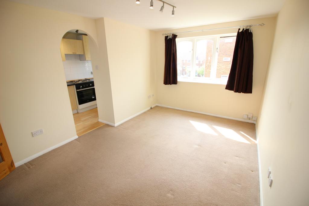 Apartment in Worcester Park - View 2