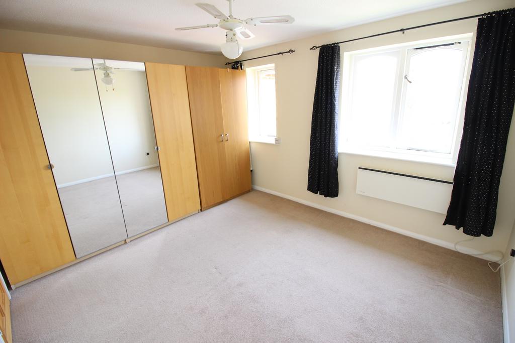 Apartment in Worcester Park - View 4