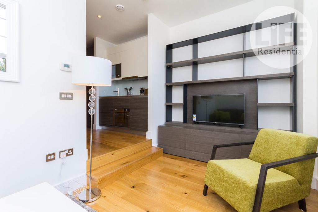 Apartment in Stockwell - View 2