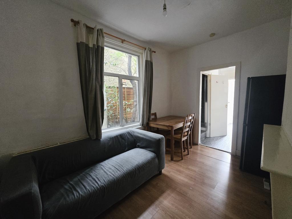 Apartment in London - View 3