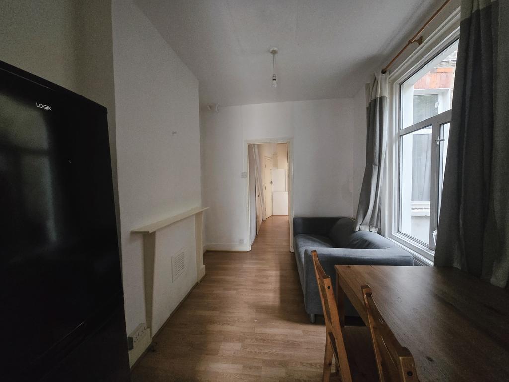 Apartment in London - View 4
