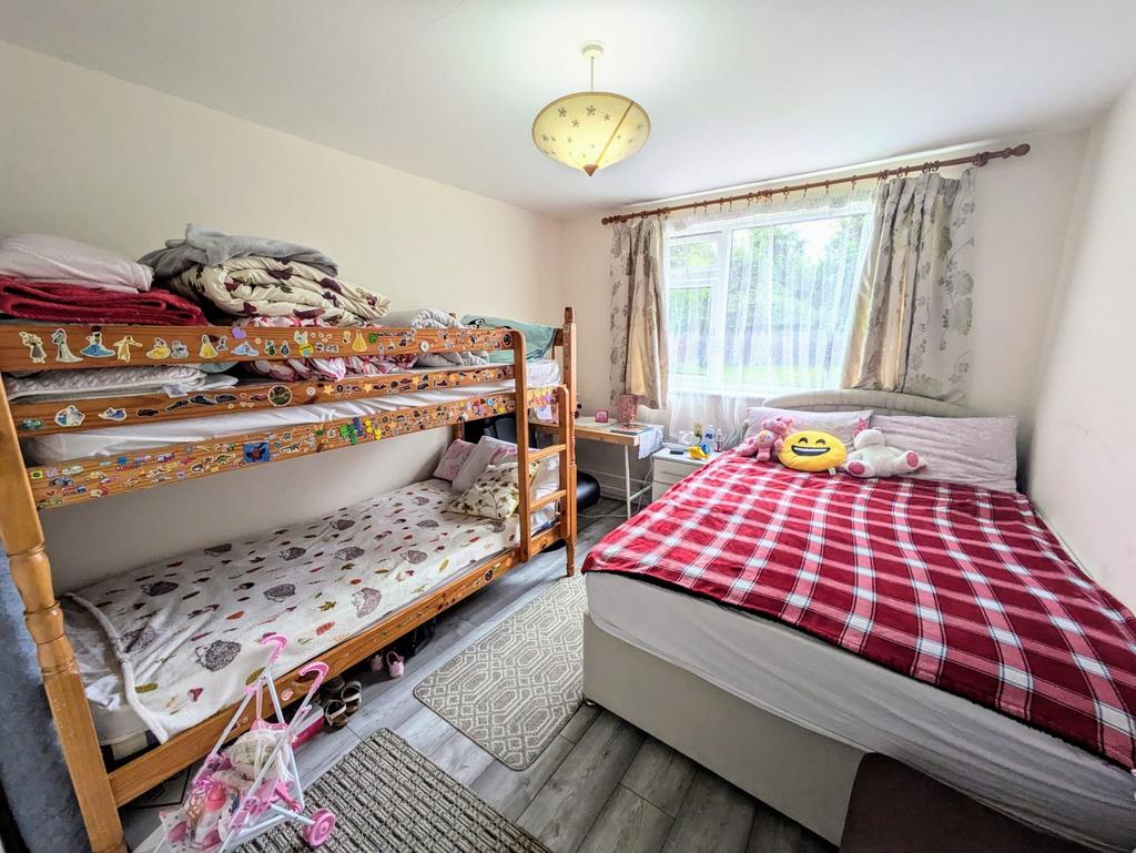 Apartment in Sidcup - More