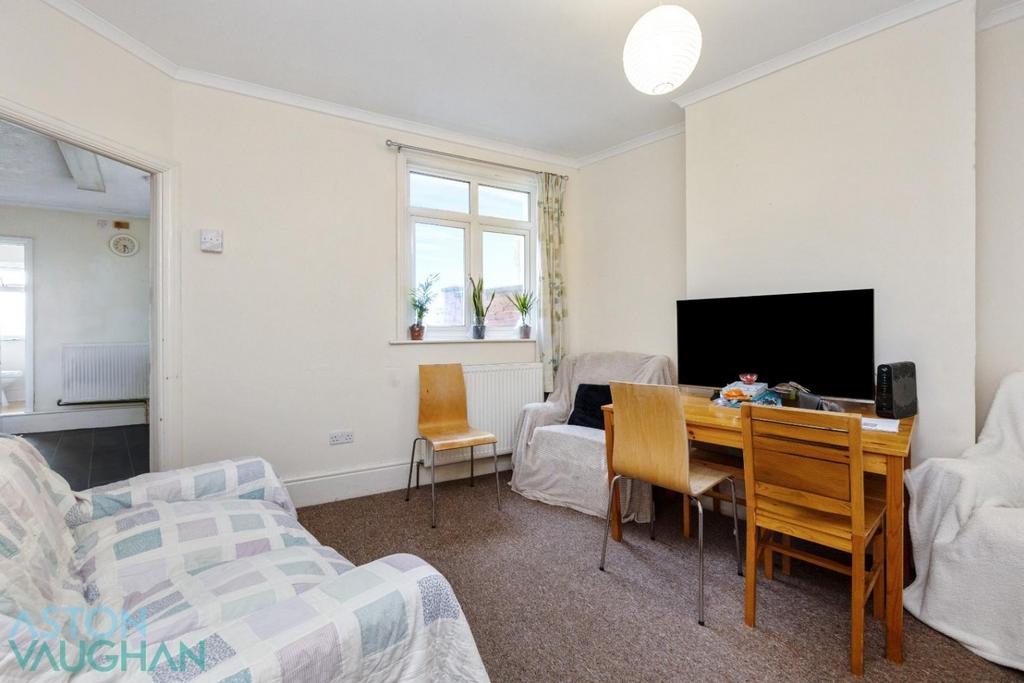 House in Brighton, Hollingdean - More