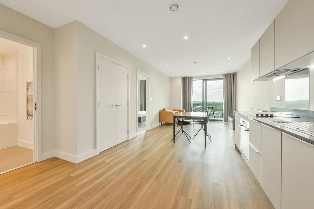 Apartment in Brentford - View 2