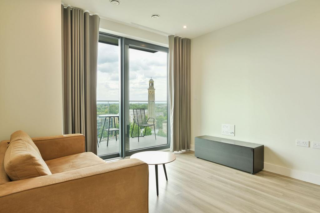 Apartment in Brentford - View 3
