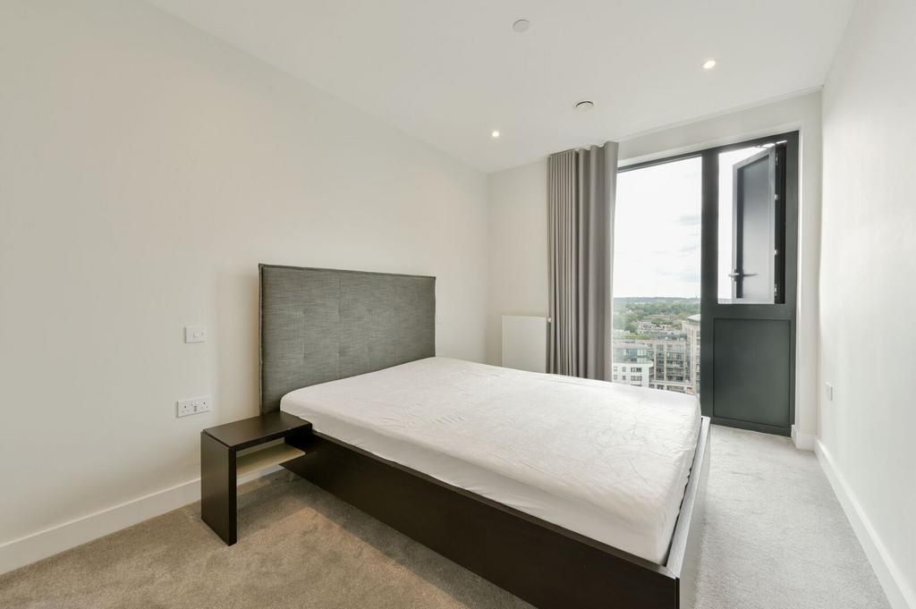 Apartment in Brentford - View 5