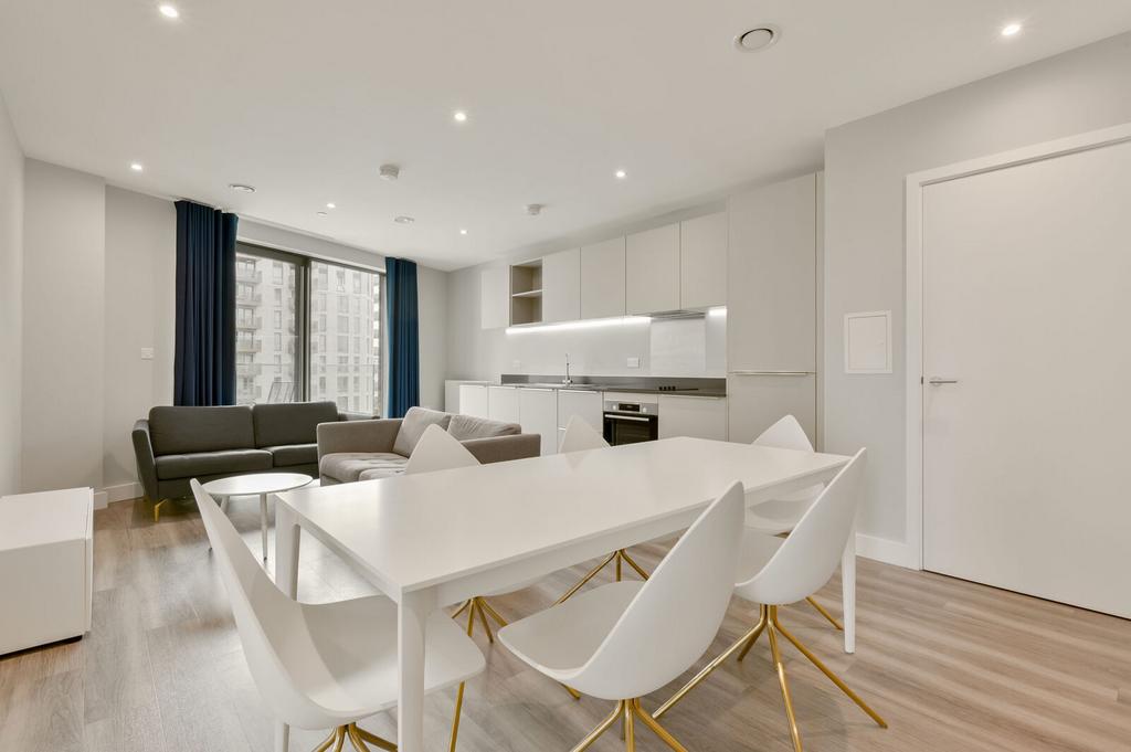 Apartment in Brentford - View 2