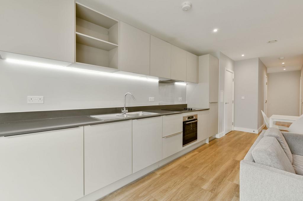 Apartment in Brentford - View 5