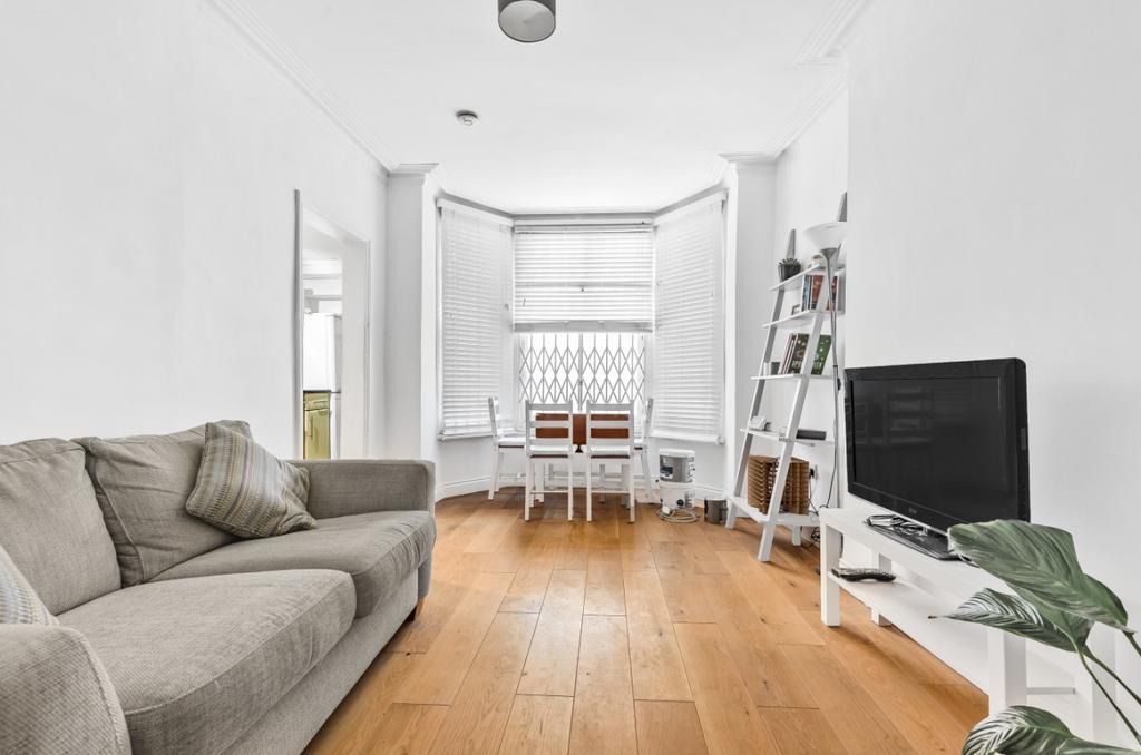 House in London - View 3