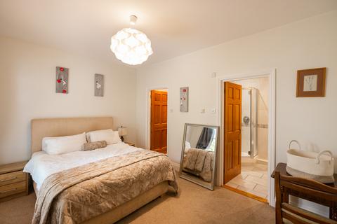 2 bedroom maisonette for sale, Sardrette Court, St. Peter Port, Guernsey
