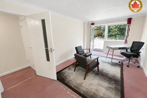 1 bedroom flat to rent, Woking GU22