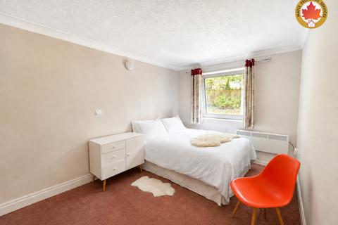 1 bedroom flat to rent, Woking GU22