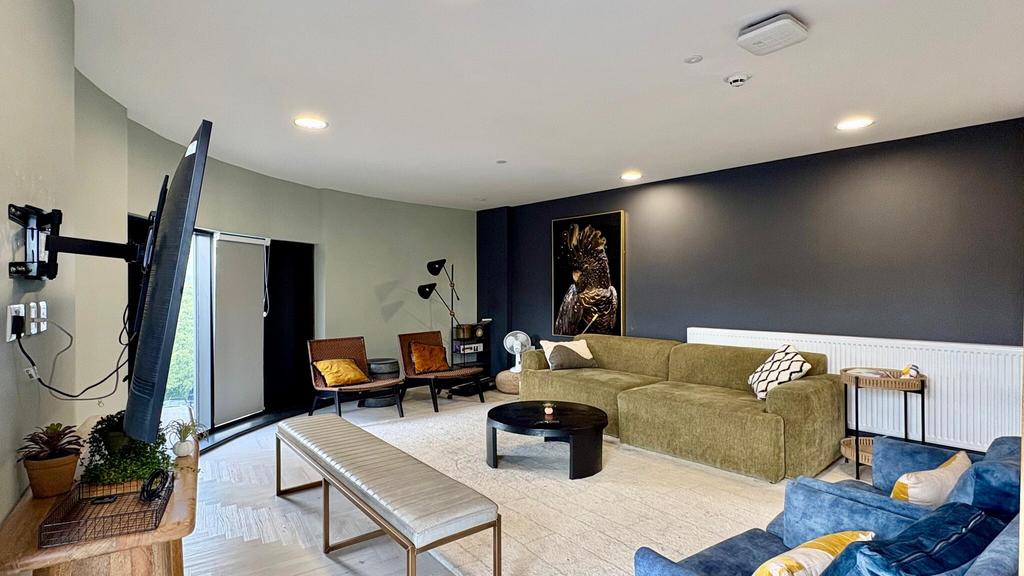 Apartment in Bristol - View 5