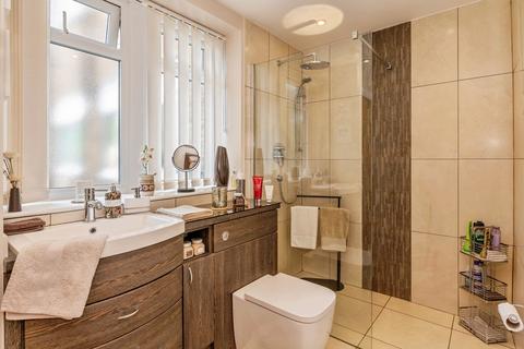 2 bedroom flat for sale, Eastern Esplanade, Thorpe Bay, Essex, SS1