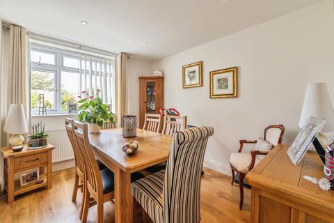 2 bedroom flat for sale, Eastern Esplanade, Thorpe Bay, Essex, SS1