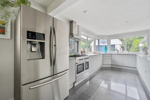 4 bedroom detached house for sale, Pinehill Road, Crowthorne, Berkshire