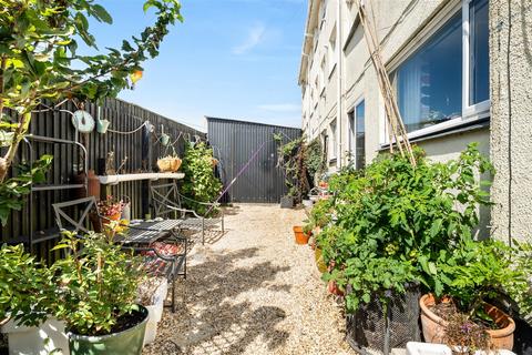 2 bedroom flat for sale, Woolcombe Road, Portland
