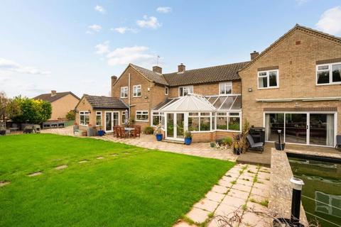 6 bedroom detached house for sale, Burton End, Haverhill, Suffolk, CB9 9AF
