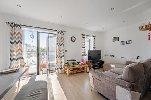 3 bedroom apartment for sale, Bodiam Court, Thornbury Way, London, E17