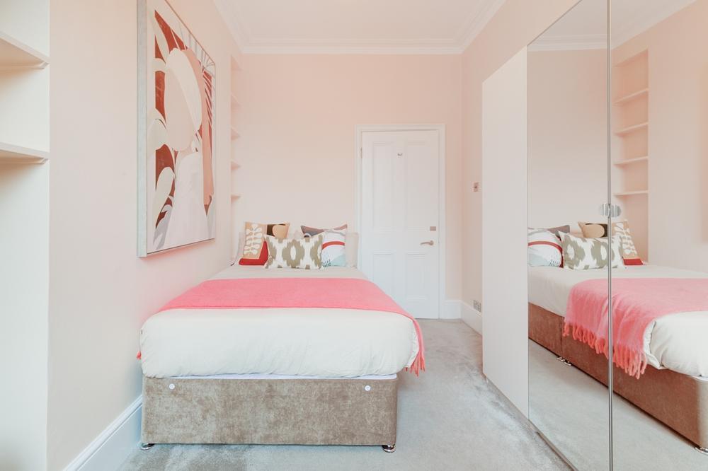 Apartment in London - View 5