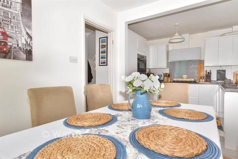 3 bedroom detached house for sale, Tunbury Avenue, Chatham ME5