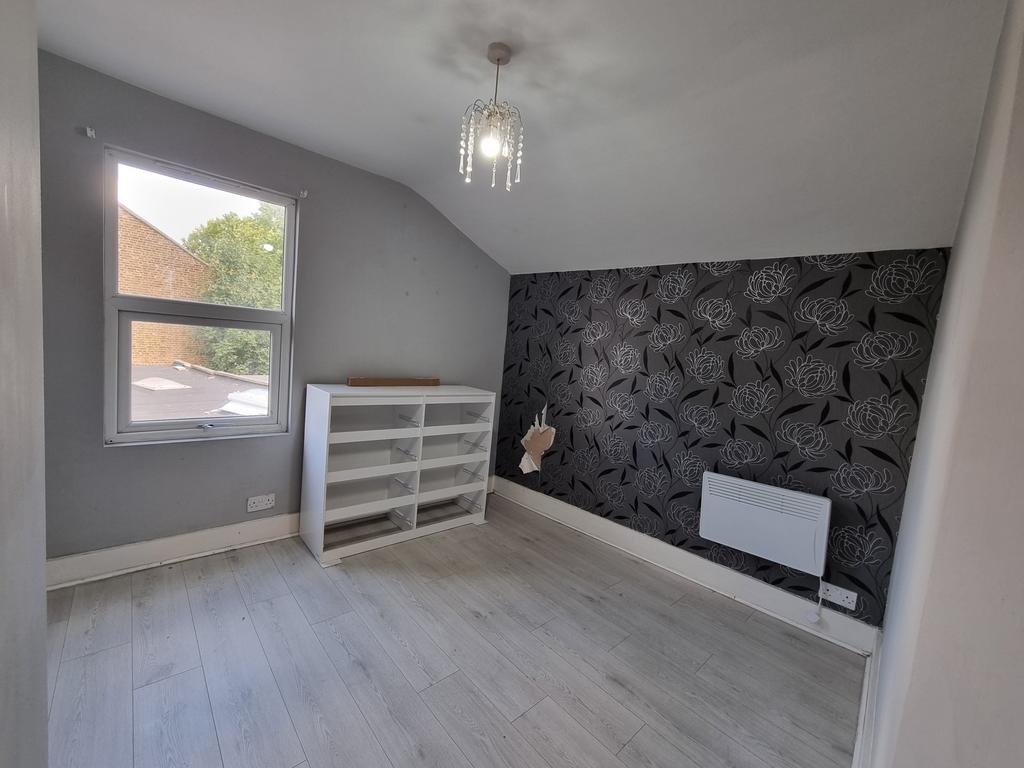 Apartment in London - View 5
