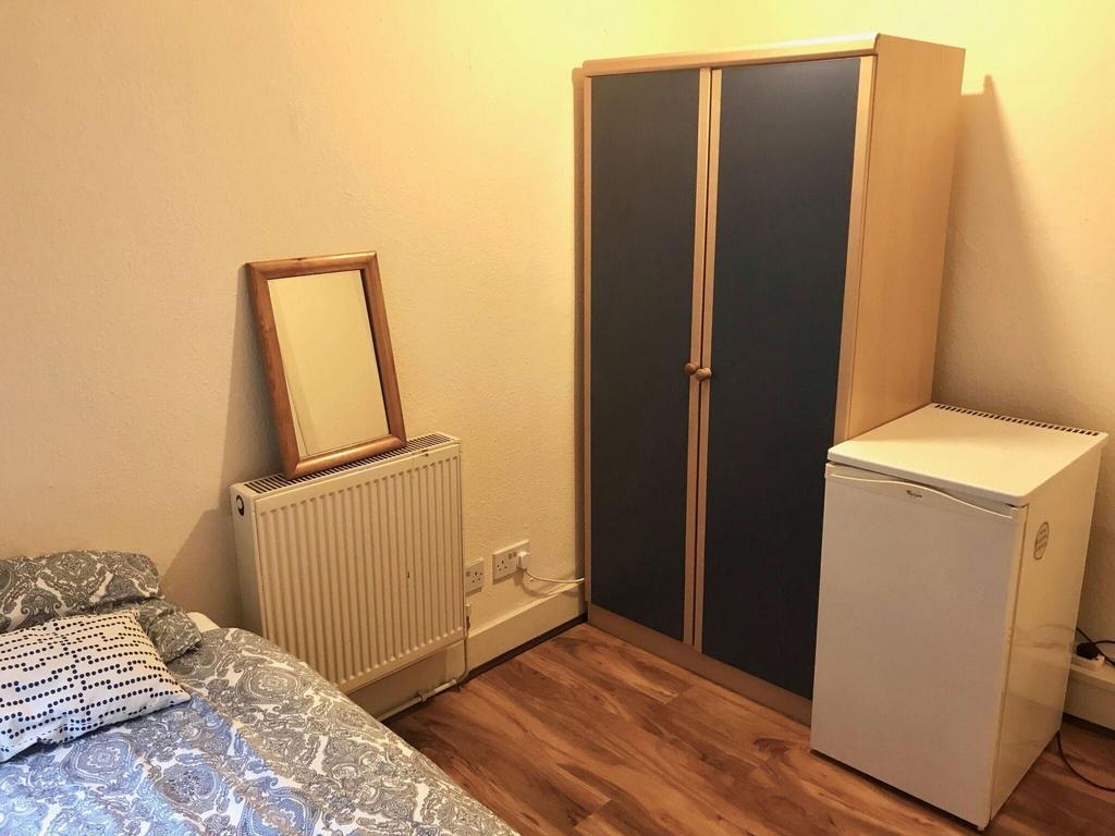 Apartment in London - View 3