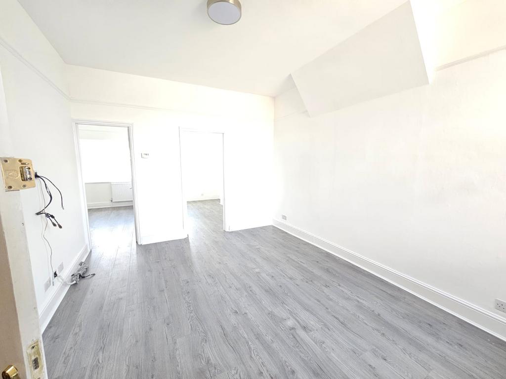 Apartment in London - View 2