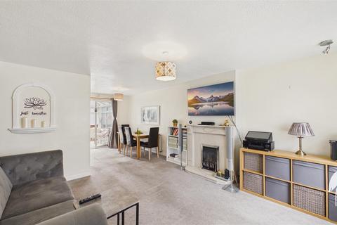 3 bedroom detached house to rent, Goathland Drive, Tunstall, Sunderland