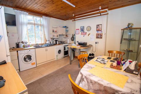 2 bedroom flat for sale, 12B Wellogate Place, Hawick