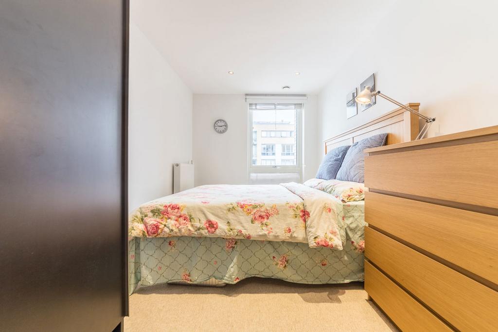 Apartment in London - View 5