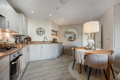 2 bedroom flat for sale, Brocade Road, Andover