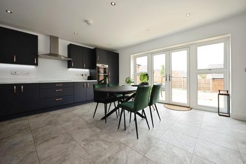 4 bedroom detached house for sale, Ronhale Close, Ravensden, Bedford, Bedfordshire, MK44