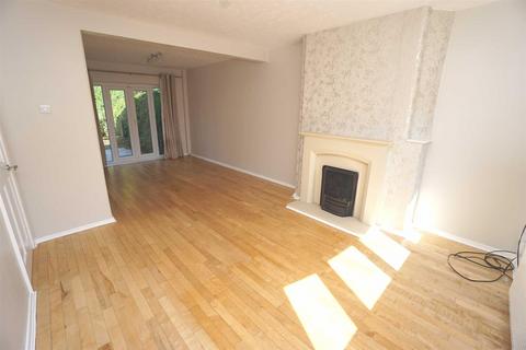 3 bedroom semi-detached house to rent, Cale Lane, Wigan WN2