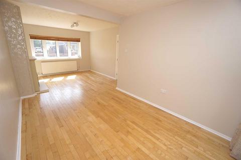 3 bedroom semi-detached house to rent, Cale Lane, Wigan WN2