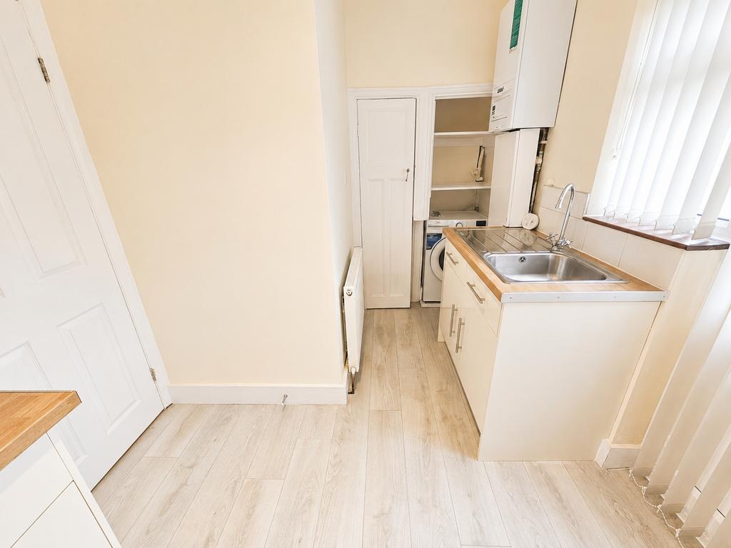 Apartment in Edgware - View 4
