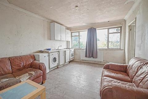 undefined, Kingston Road, EPSOM