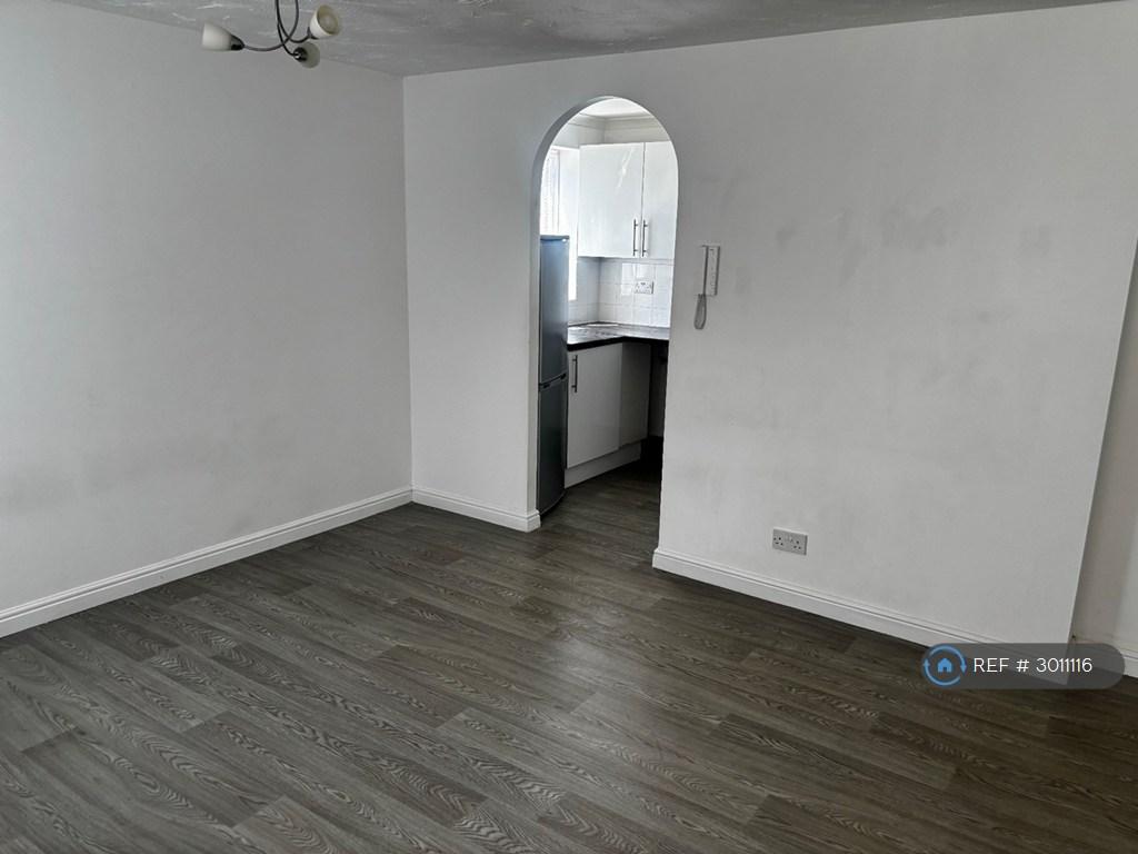 Apartment in Erith - View 5