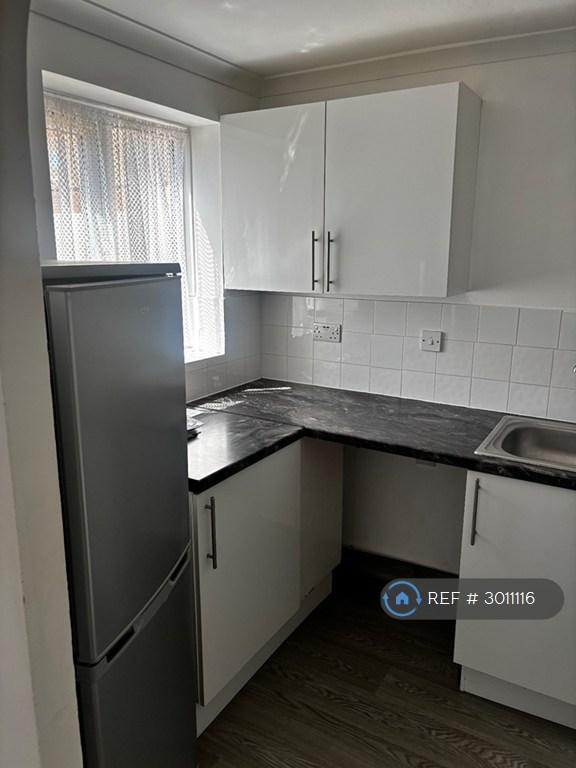 Apartment in Erith - More
