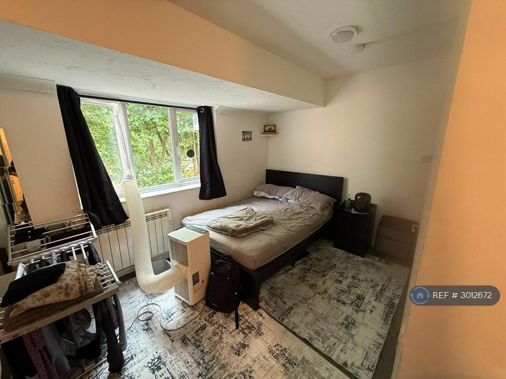 Apartment in London, Grahame Park, Colindale - View 2