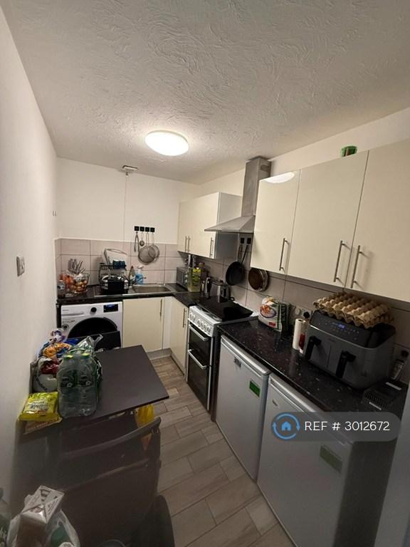 Apartment in London, Grahame Park, Colindale - View 3