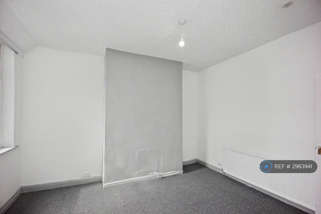 House in Salford - View 5