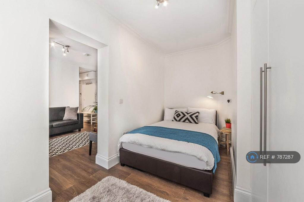 Apartment in London - View 5