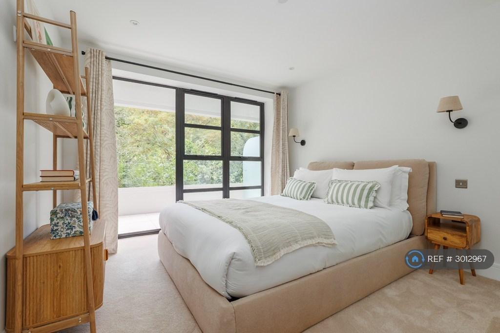 Apartment in Bournemouth - View 3